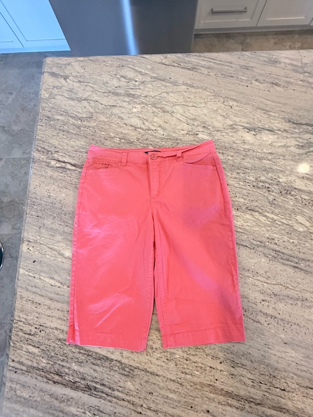 Bandolino Coral  Bermuda Shorts size 6